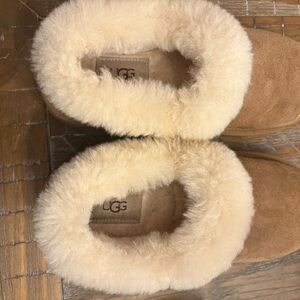 Big girl Ugg Slippers size 6.